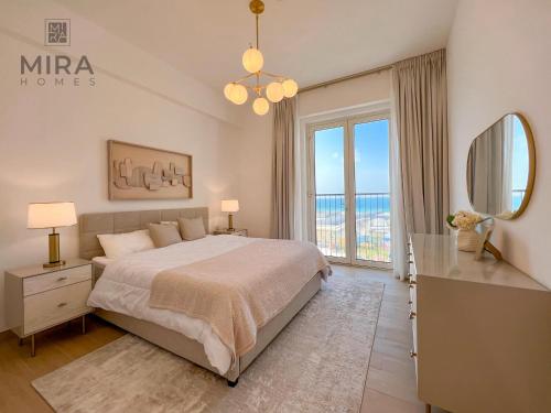 Mira Holiday Homes - Serviced 1 bedroom in La Mer