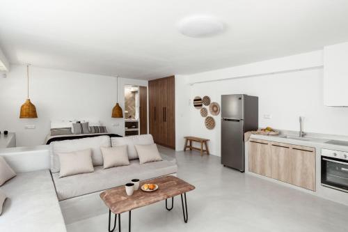 Η κουζίνα ή μικρή κουζίνα στο Pebble, an Idyllic Seaside Suite