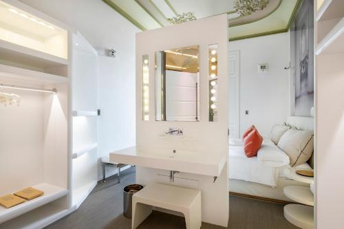 El Palauet Modernist Suites Barcelona photo 117