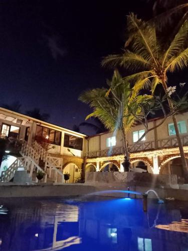 La alberca dentro o cerca de Sunbloom Beachfront Hotel and Restaurant Zambales