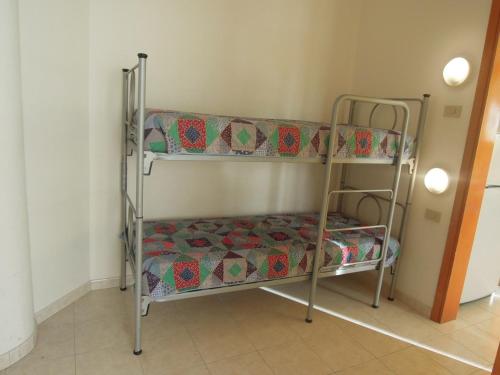 A bed or beds in a room at One bedroom flat with terrace and sea view