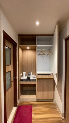 Kuchyň nebo kuchyňský kout v ubytování Hotel Sarovar Residency