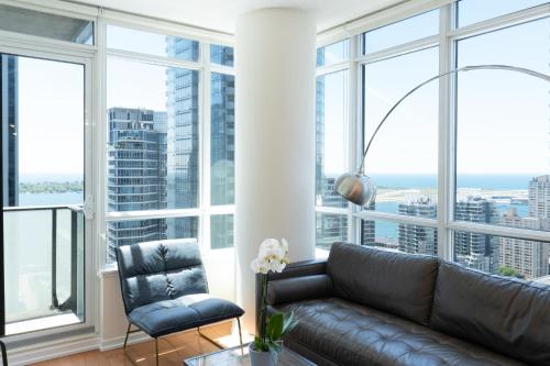 Χώρος καθιστικού στο Beautiful Modern Toronto Luxurious Scotiabank Arena