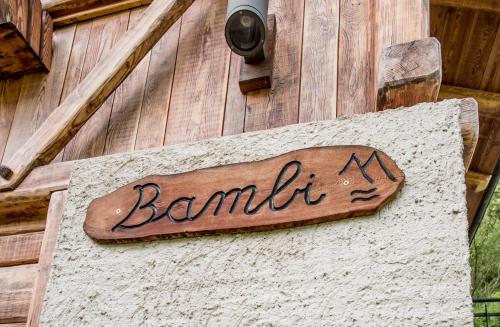 Certificado, premio, señal o documento que está expuesto en Chalet Bambi