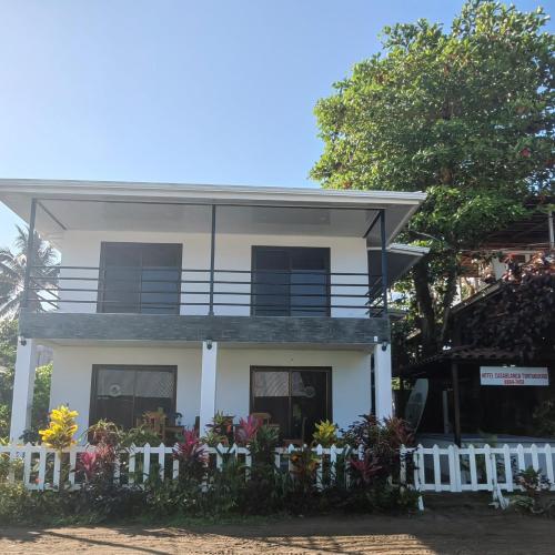 CasaBlanca Tortuguero
