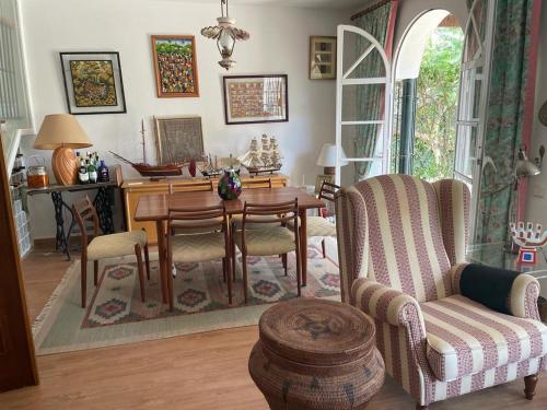 Spacious house with private pool next to Golf Club
