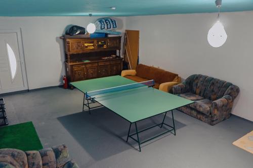 Πινγκ πονγκ στο Apartment Benjo ή εκεί κοντά