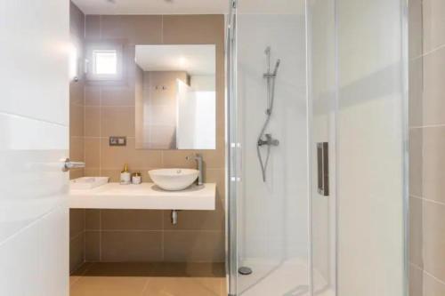 Fotografie z fotogalerie ubytování Beautiful 2-Beds Apartment Poniente beach Benidorm v destinaci Benidorm