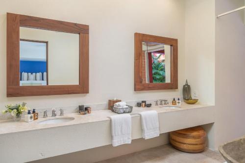 Φωτογραφία από το άλμπουμ του Stunning 7Bd Beachfront Villa Fully Staffed with access to St Regis 4 Seasons & More στην Punta Mita