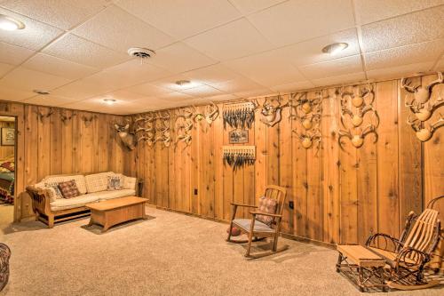 Gallery image of Tranquil Riverside Home with Wraparound Deck and Views in Baldwin