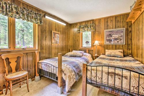 Gallery image of Tranquil Riverside Home with Wraparound Deck and Views in Baldwin