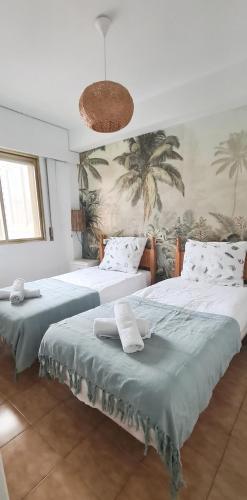 Gerona apartment on the Strip with pool & parking