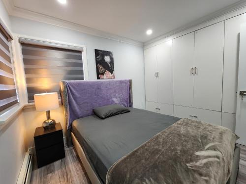 Stylish & Cheerful Bedroom – Photos 3