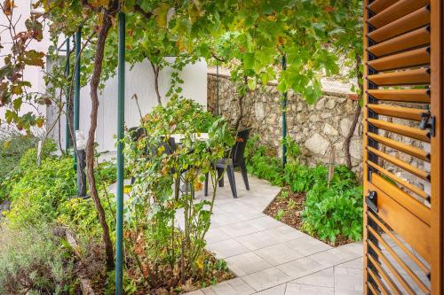 Afbeelding uit fotogalerij van Apartments Juranic I in Baška