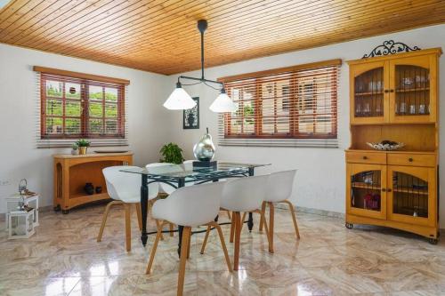 Dining area in the holiday home