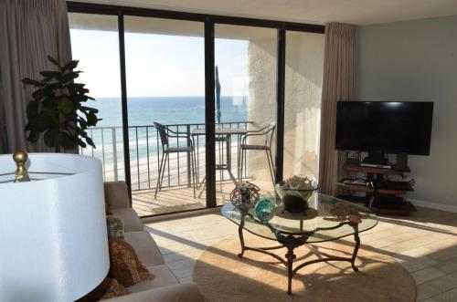 Gulf front condo photo 13