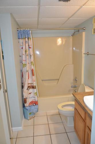 Gulf front condo photo 15