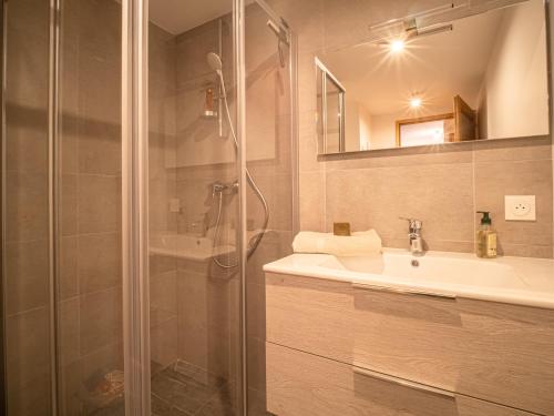a bathroom with a shower and a sink at Appartement Valmorel, 2 pièces, 4 personnes - FR-1-356-412 in Valmorel