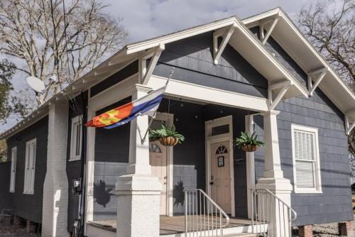 Beautiful Private Downtown House – Photos 3