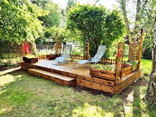 Photo de la galerie de l'établissement Chalet nature climatisé près d'une rivière avec terrasse, barbecue, et parking privé - FR-1-410-384, à Vaas