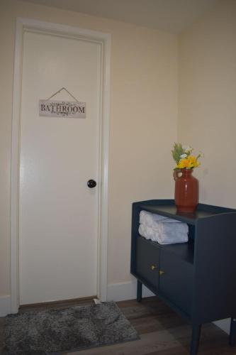 Φωτογραφία από το άλμπουμ του Charming private guest Suite near Disney/Beach σε Westminster