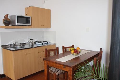 
A kitchen or kitchenette at viejo Ibazeta
