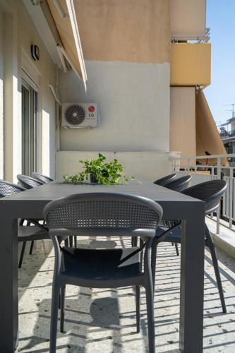 Deluxe 4 Bedrooms Apartment in Athens Center