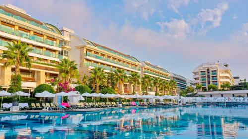 Bazén v ubytování Crystal Waterworld Resort & Spa - Ultimate All Inclusive nebo v jeho okolí