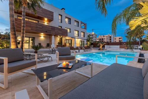 La alberca dentro o cerca de [5 Stelle] Piscina, jacuzzi, WiFi - 2 min dal mare
