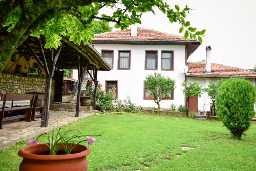 Дядо Петковата Къща