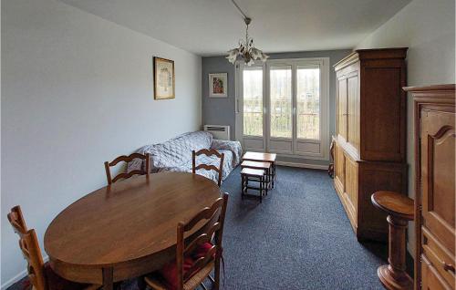 Beautiful apartment in Rouen with WiFi and 2 Bedrooms
