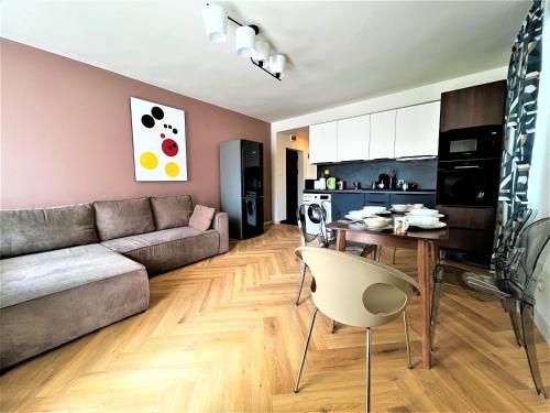 Bravo 5 Holiday Home