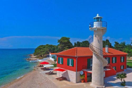 Apartment in a Lighthouse, Zadar, with pool and breakfast