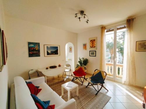 Coin salon dans l'établissement Romantica Sanremo