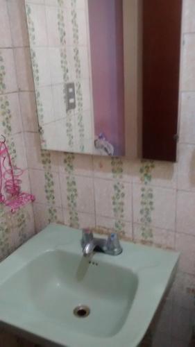 Un baño de Habitación en LA Urbina