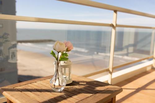 Balkoni atau teres di Ofir Beach Flat