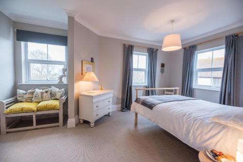 Llit o llits en una habitació de 3 St Nicholas Court Aldeburgh