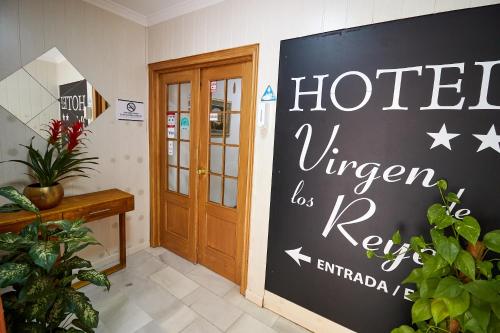 Certifikát, hodnocení, plakát nebo jiný dokument vystavený v ubytování Hotel Virgen de los Reyes