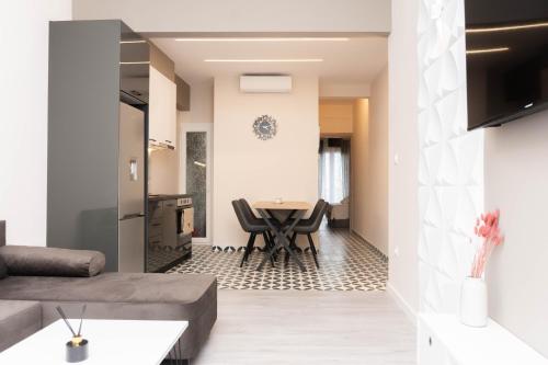 SKG Premium Suite