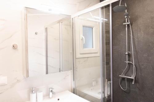 SKG Premium Suite