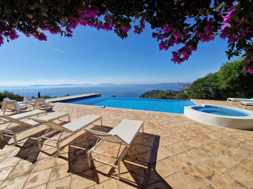 Villa Rayol-Canadel-sur-Mer, 5 pièces, 8 personnes - FR-1-100-294