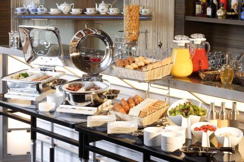 Opsi sarapan yang tersedia untuk tamu di Hotel Trusty Tokyo Bayside