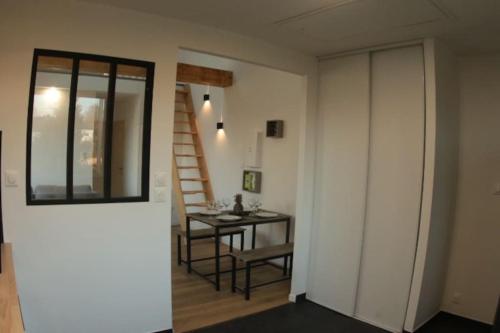 Gambar di galeri bagi Logement indépendant appartement T2 bis style loft di La Vraie-Croix