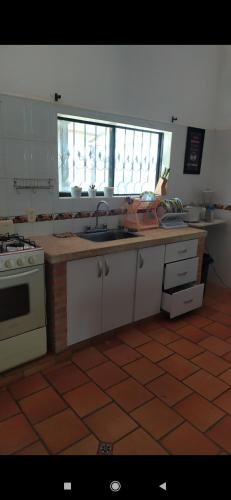 Kuchyň nebo kuchyňský kout v ubytování Casa de Campo EL LAGUITO - Mesa de los Santos