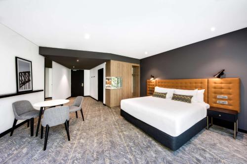 Vibe Hotel North Sydney Image