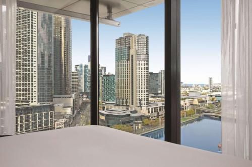 Vibe Hotel Melbourne Image