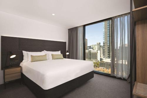 Vibe Hotel Melbourne Image
