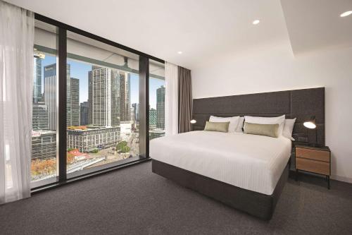 Vibe Hotel Melbourne Image