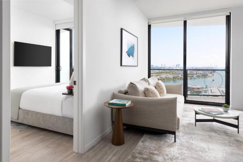 Postel nebo postele na pokoji v ubytování The Elser Hotel Miami - An All-Suite Hotel