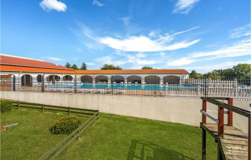 Πισίνα στο ή κοντά στο Stunning Home In Tranekær
